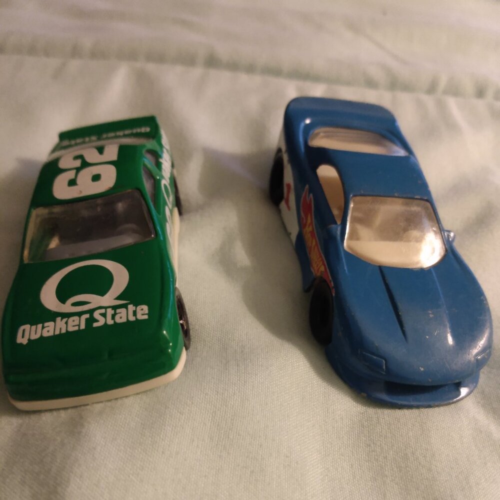 2 Hot Wheel cars from 1993